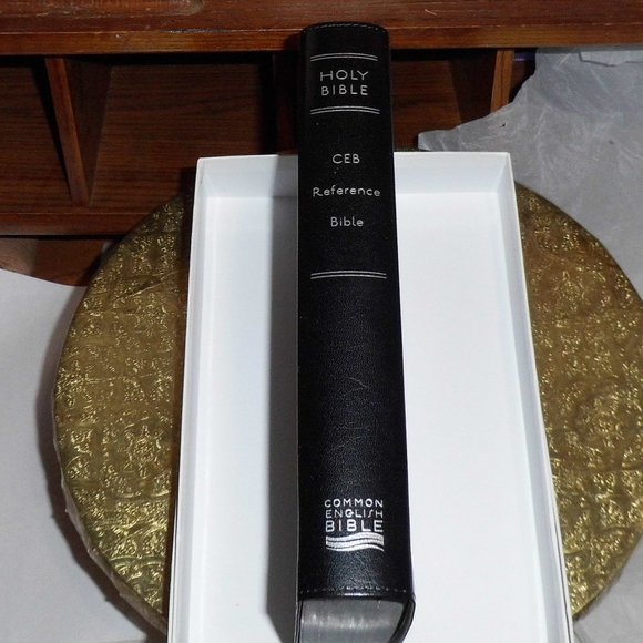 Reference Bible - Brand New - Picture 3 of 5